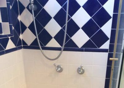 Shower Tile Cleaning Service - Ceramic Tile Shower Cleaned, Grout Cleaning and Sealing by Alex Stone and Tile Services, Los Angeles.